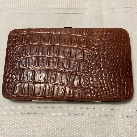 Brown Crocodile Print Snap Closure Womens Wallet Silvertone Heart Embellishment - Picture 2 of 14